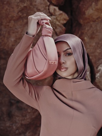 حركات القمر وألوان السماء تلهم أحدث حقائب TUMI احتفالًا برمضان والعيد